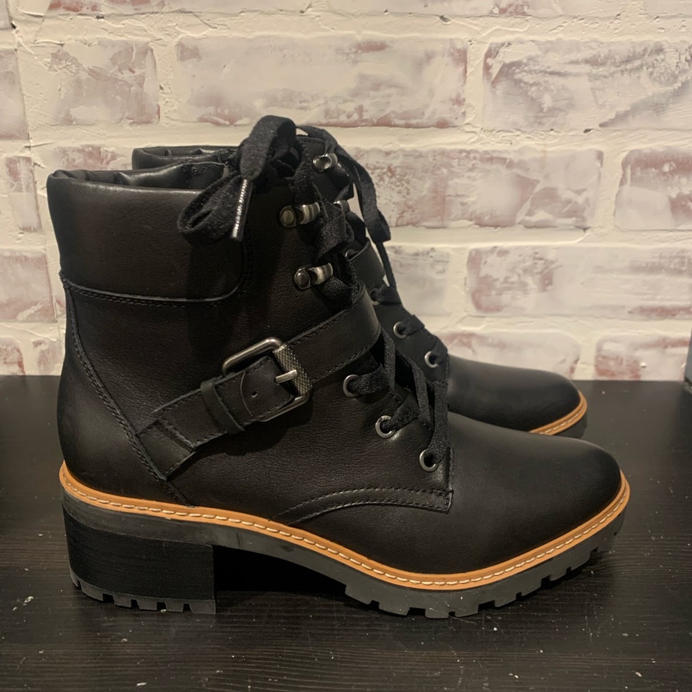 Leather combat boot Naturalizer Tia Lace up Boots
